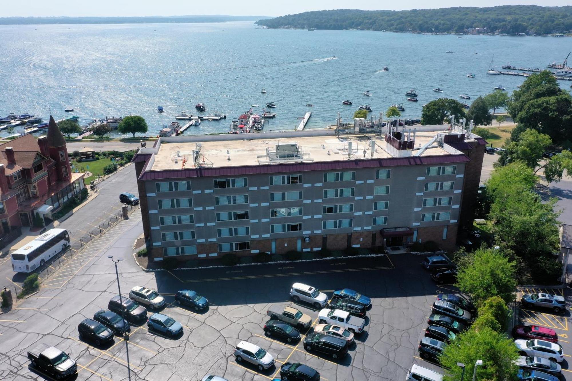 Harbor Shores on Lake Geneva Buitenkant foto