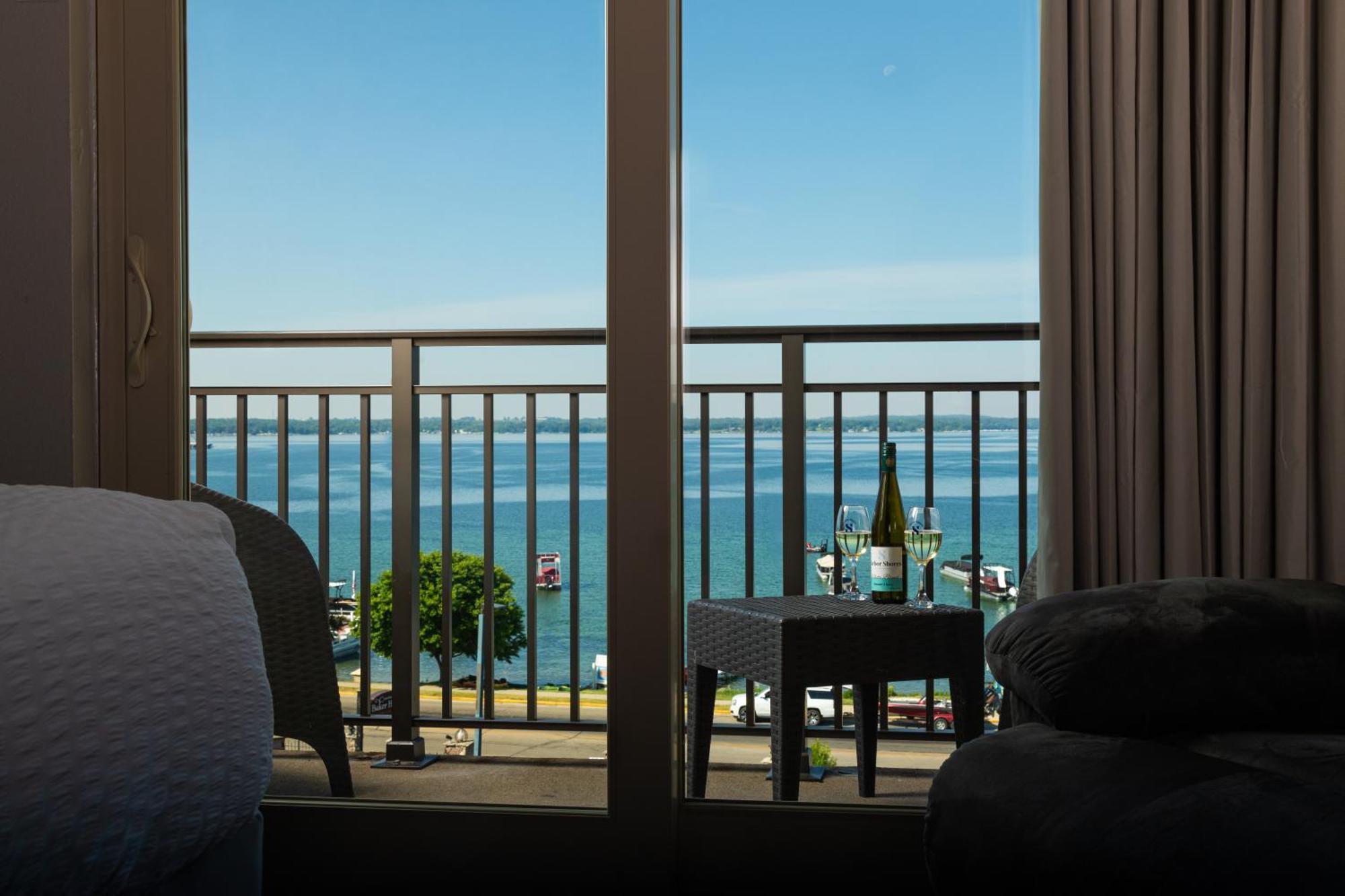 Harbor Shores on Lake Geneva Kamer foto